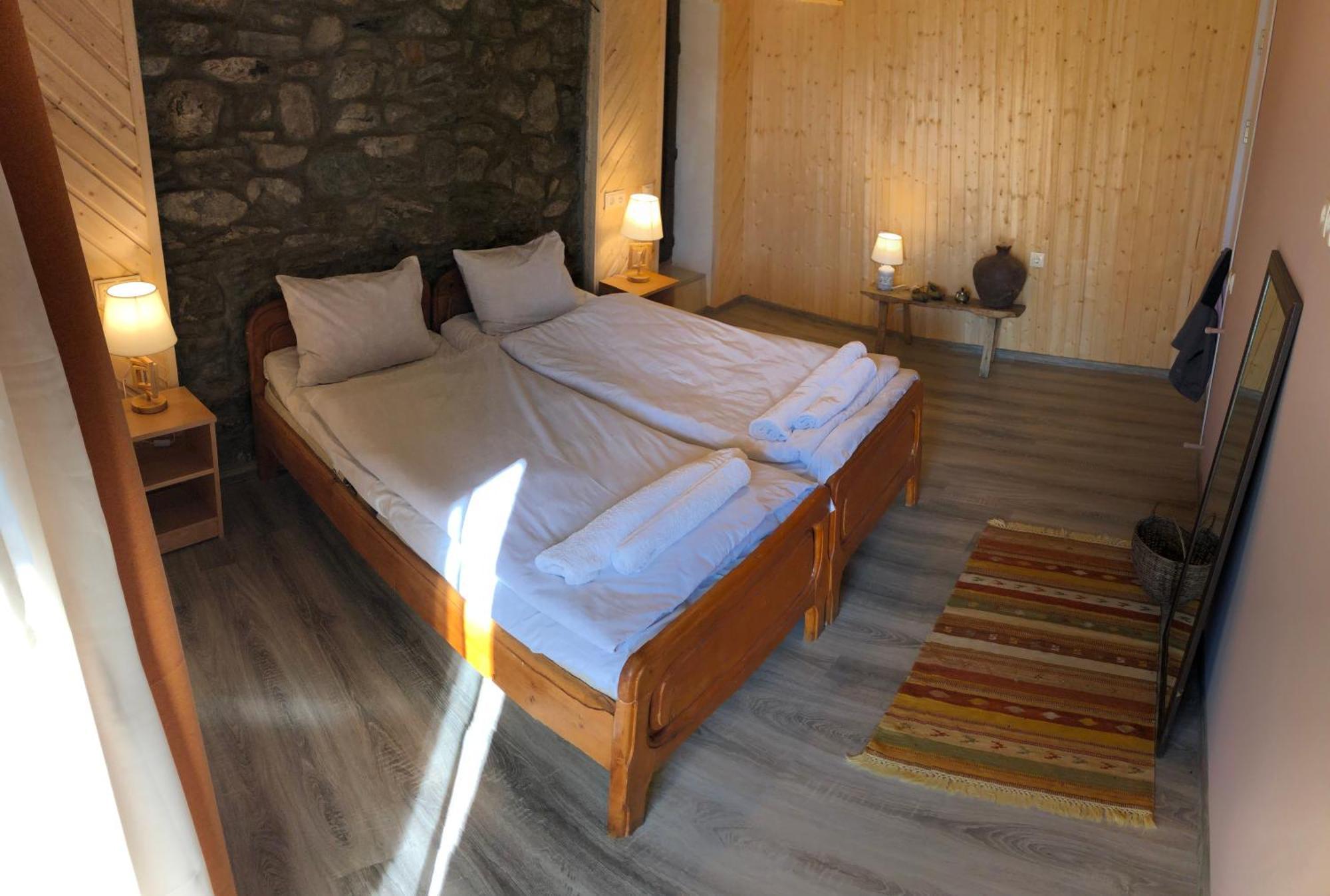 Guest House Keti Margiani Mestia Bagian luar foto