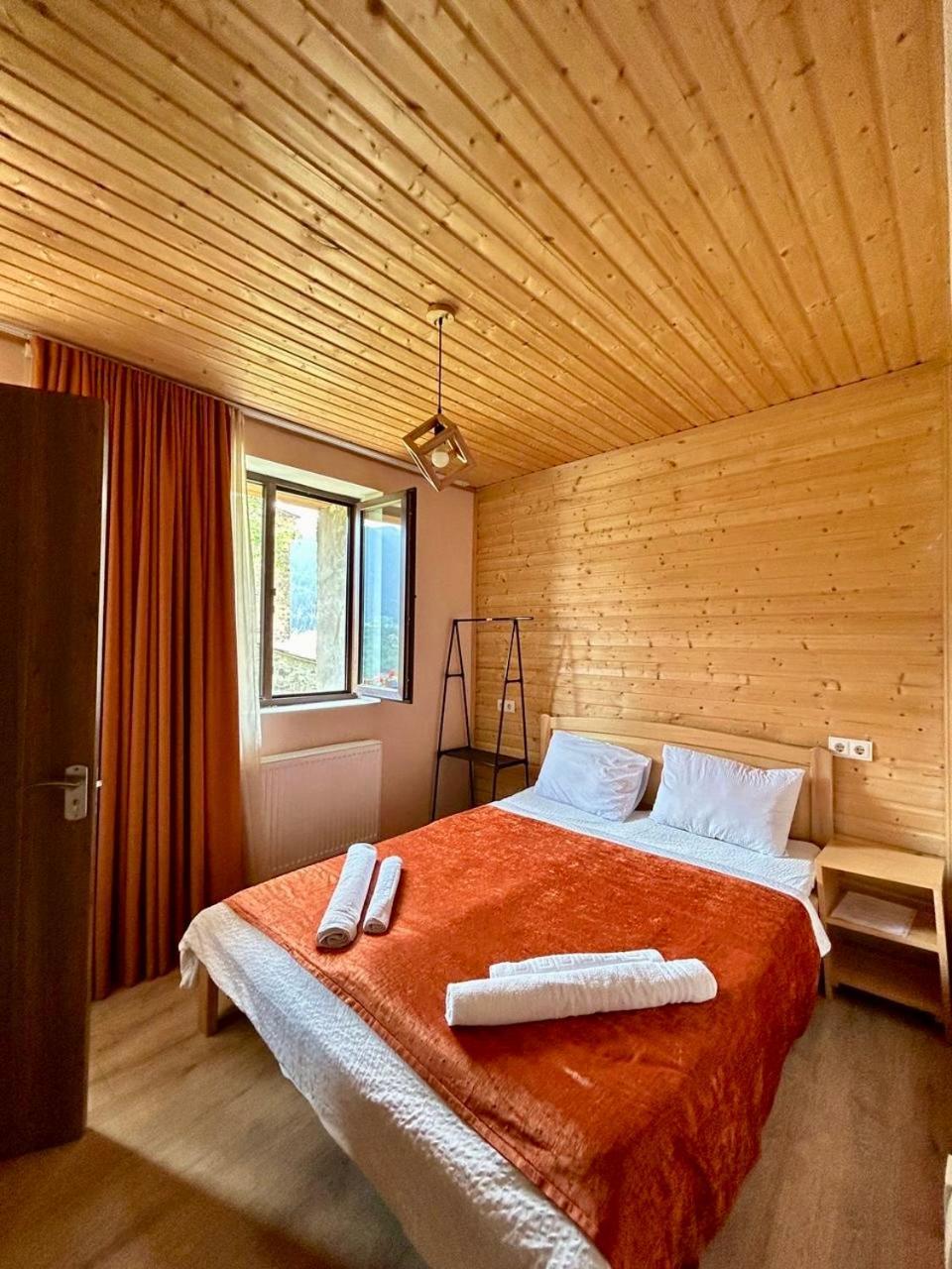 Guest House Keti Margiani Mestia Bagian luar foto