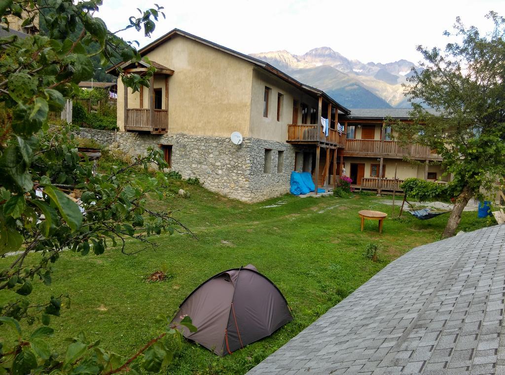 Guest House Keti Margiani Mestia Bagian luar foto