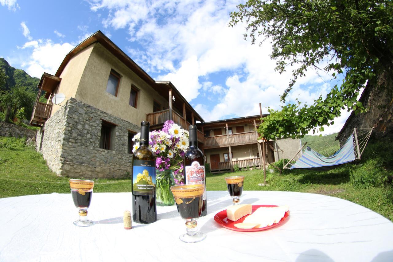 Guest House Keti Margiani Mestia Bagian luar foto
