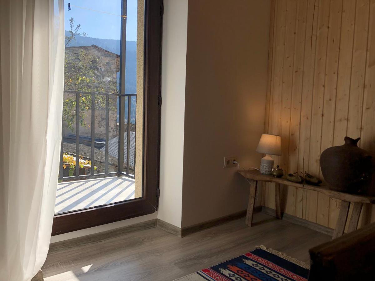 Guest House Keti Margiani Mestia Bagian luar foto