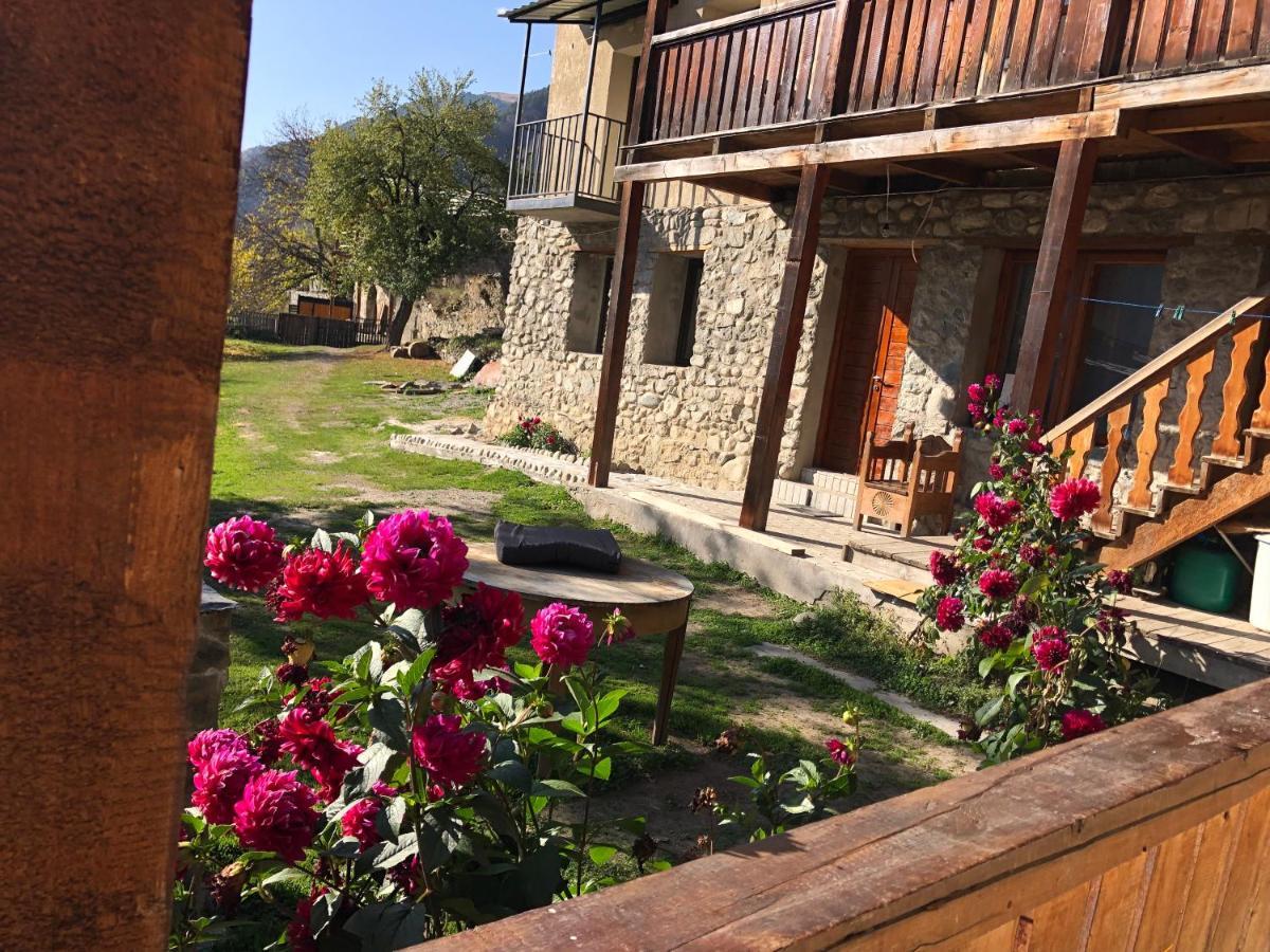 Guest House Keti Margiani Mestia Bagian luar foto