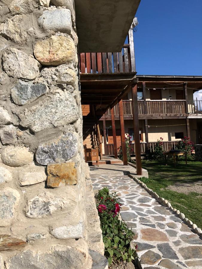 Guest House Keti Margiani Mestia Bagian luar foto