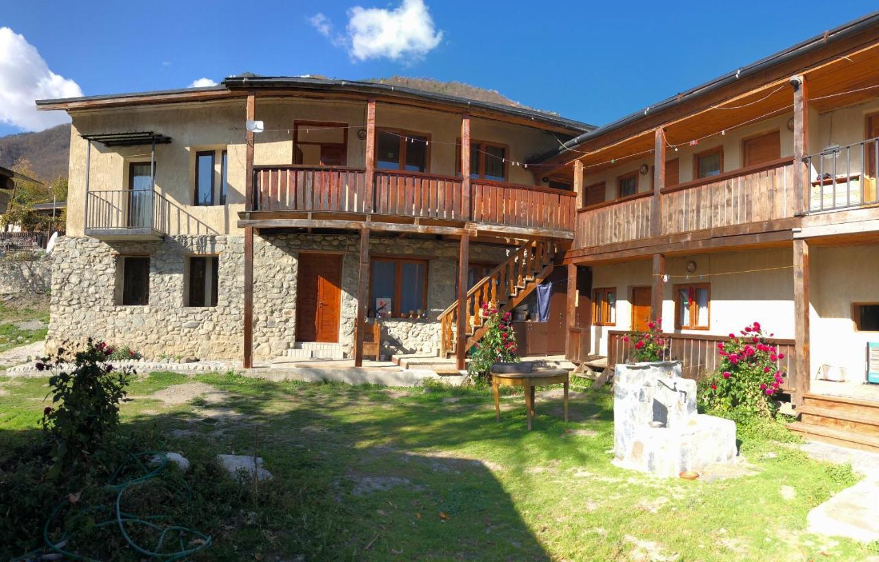 Guest House Keti Margiani Mestia Bagian luar foto